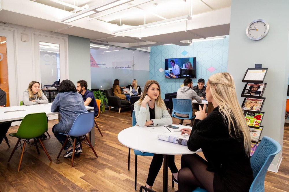 EC New York spoločenská miestnosť