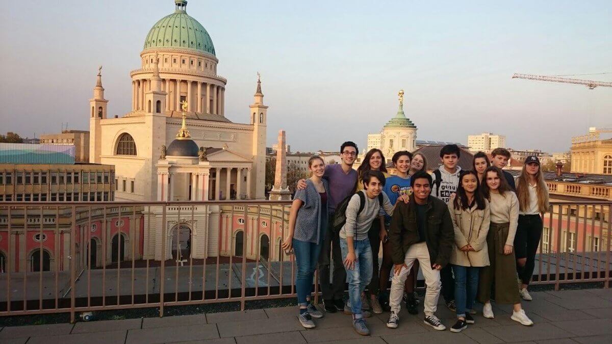 Nemecko, stredná škola: vyučovanie-cestovanie