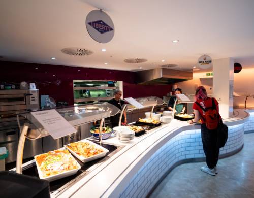 Embassy Brighton (13 – 17 rokov)