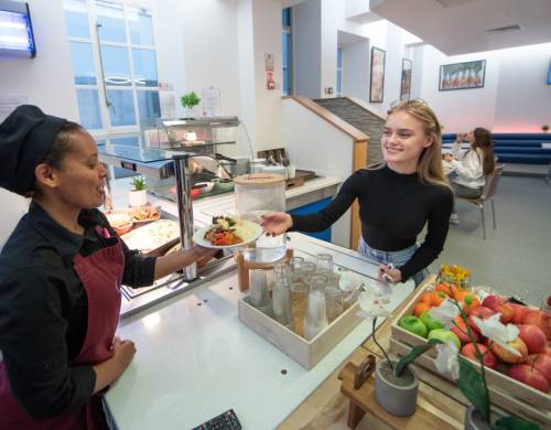 Kensington Park Summer School - jedáleň