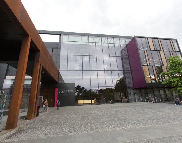 Embassy Oxford Headington (12 – 17 rokov)