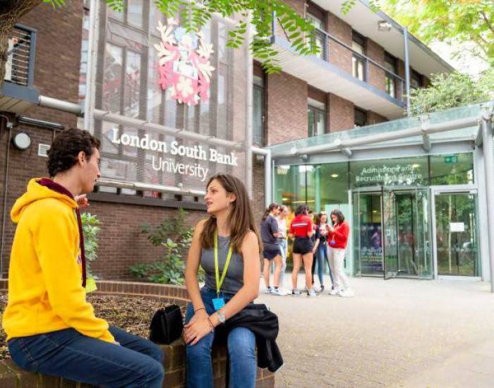 Embassy Londýn South Bank - zóna 1 (13-17 a 18-21  rokov)