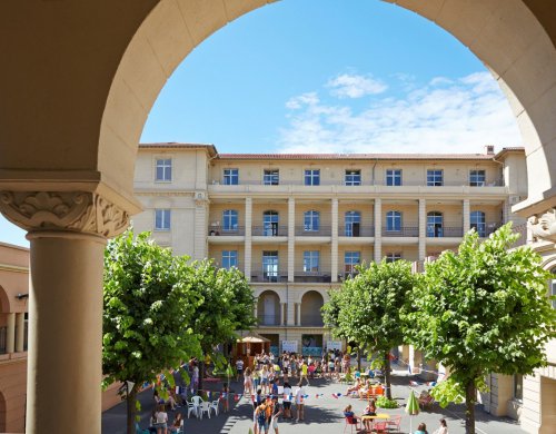 Centre International d Antibes Cannes (13 – 17 rokov)
