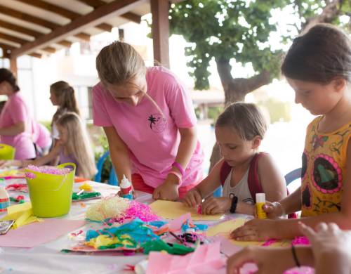 Bayswater Cyprus, Larnaca (7 – 17 rokov)