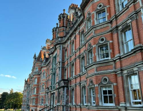 Embassy Royal Holloway University of London - predmestie (13 - 17 rokov)