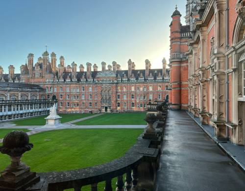 Embassy Royal Holloway University of London - predmestie (13 - 17 rokov)