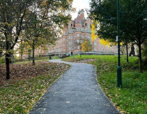 Embassy Royal Holloway University of London - predmestie (13 - 17 rokov)